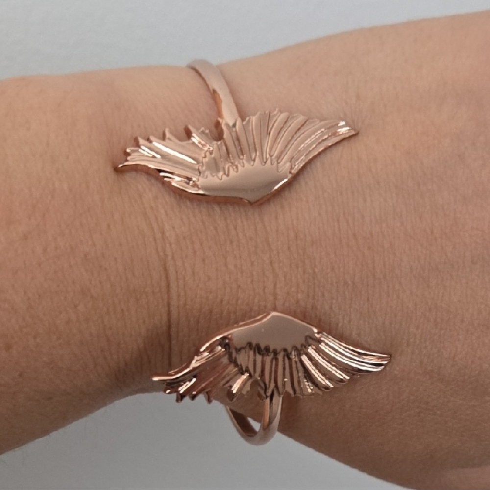 Elegant Rose Gold Wing Bracelet